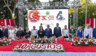 Başkan Tugay 30 Ağustos Zafer Bayramı resepsiyonuna katıldı