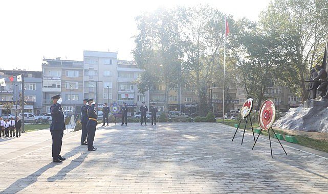 İnegöl’de Zafer Bayramı Coşkusu Resmi Törenlerle Başladı