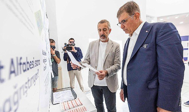 İzmir’in geleceğini anlatan sergi ‘İz’in Peşinde Şehrin İçinde’ açıldı