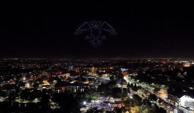 Konya Büyükşehir 30 Ağustos Zafer Bayramı’na Özel 250 Dron ile Işık Gösterisi Gerçekleştirdi