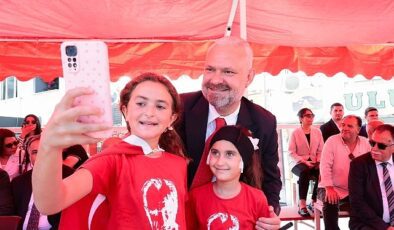 Menemen’de Zafer Bayramı coşkusu yaşandı