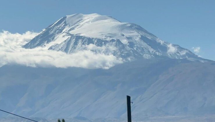 Ağrı Dağı’nda Sonbaharda İlk Kar: Zirvede Beyaz Örtü