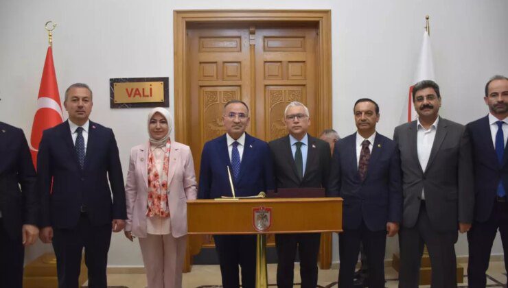 Bozdağ Sivas’ta Kongre Yürüyüşünü Anımsatarak Şehrin Medeniyet Kökenlerine Vurgu Yaptı