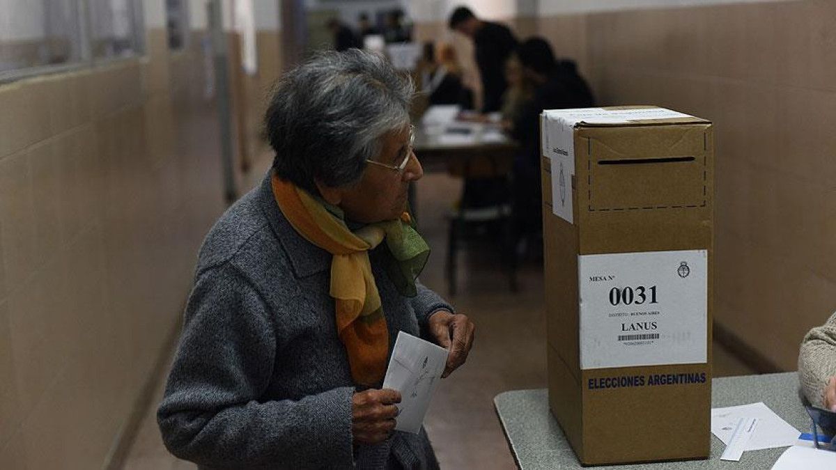 Buenos Aires Eyaleti Seçimleri: Muhalefet Zaferi ve Milei Yönetiminin Zayıflaması