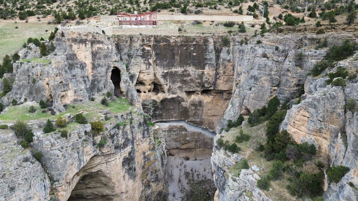 Cehennem Deresi Kanyonu: Adrenalinin ve Doğanın Buluşması Ardanuç'ta