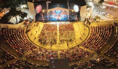 Çeşme Festivali: Müzik Dolu İkinci Gün ve Sakız Ağacı Bağışıyla Gelen Anlam