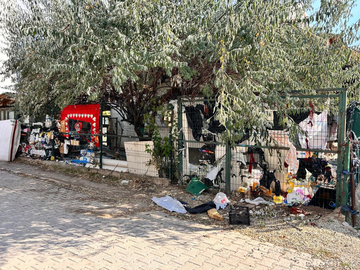 Derbent Sokak’ta Koku ve Gerginlik: Mahalle Bıktı, Yetkiler Çözüm Diyor