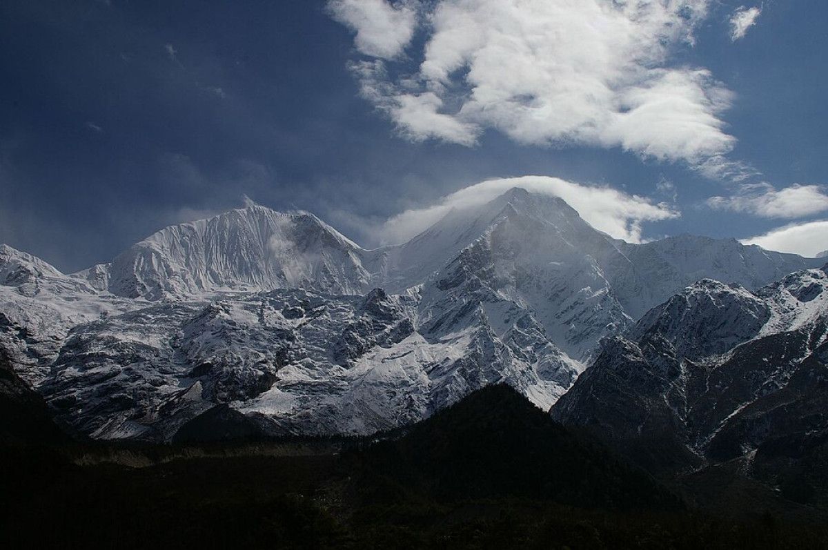 8. MANASLU (8.163 m) - NEPAL/ MANASLU