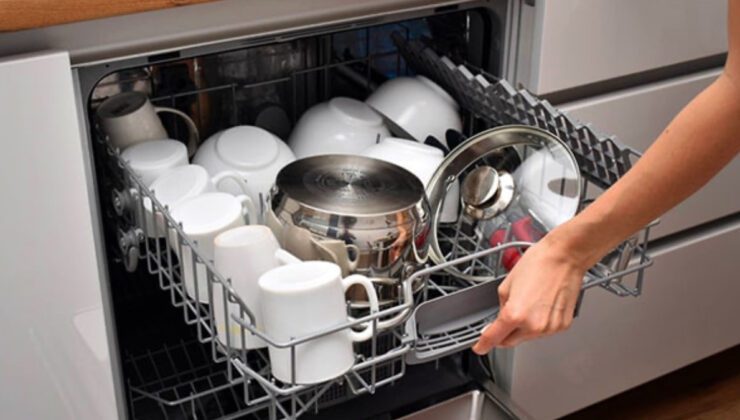 El Yıkamanın Geri Dönüşü: Bulaşık Makinelerinin Günlük Yaşamdaki Yeni Rolü
