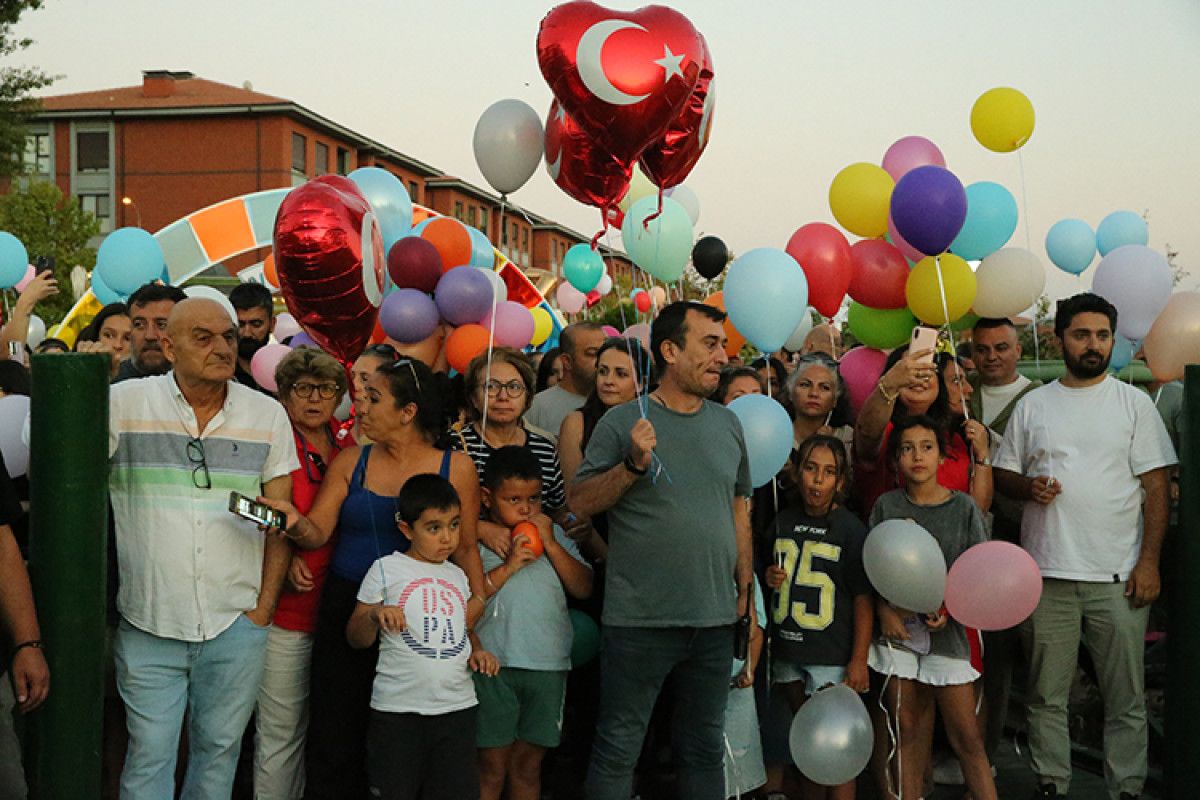 Ellerinden Sevgiyle Örülen Umut: Elif’in Zorlu Yolculuğu ve Dayanışma Dolu Başarı