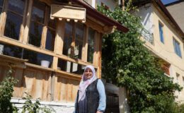 Gelin Geldiği Evi Kendi Evi Gibi Sahiplendi: Meyve Ağaçlarıyla Dolu Mahalle Sokağı
