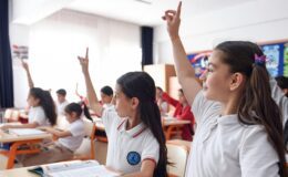 Okul Entegrasyonunda Ücretsiz Öğün Girişimi: Devlet Okulları İçin Yeni Bir Hak ve Gerekçe