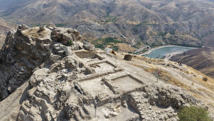 Palu Kalesi’nde Kazılar: 3 Bin Yıllık Geçmişe Işık Tutan Bulgular