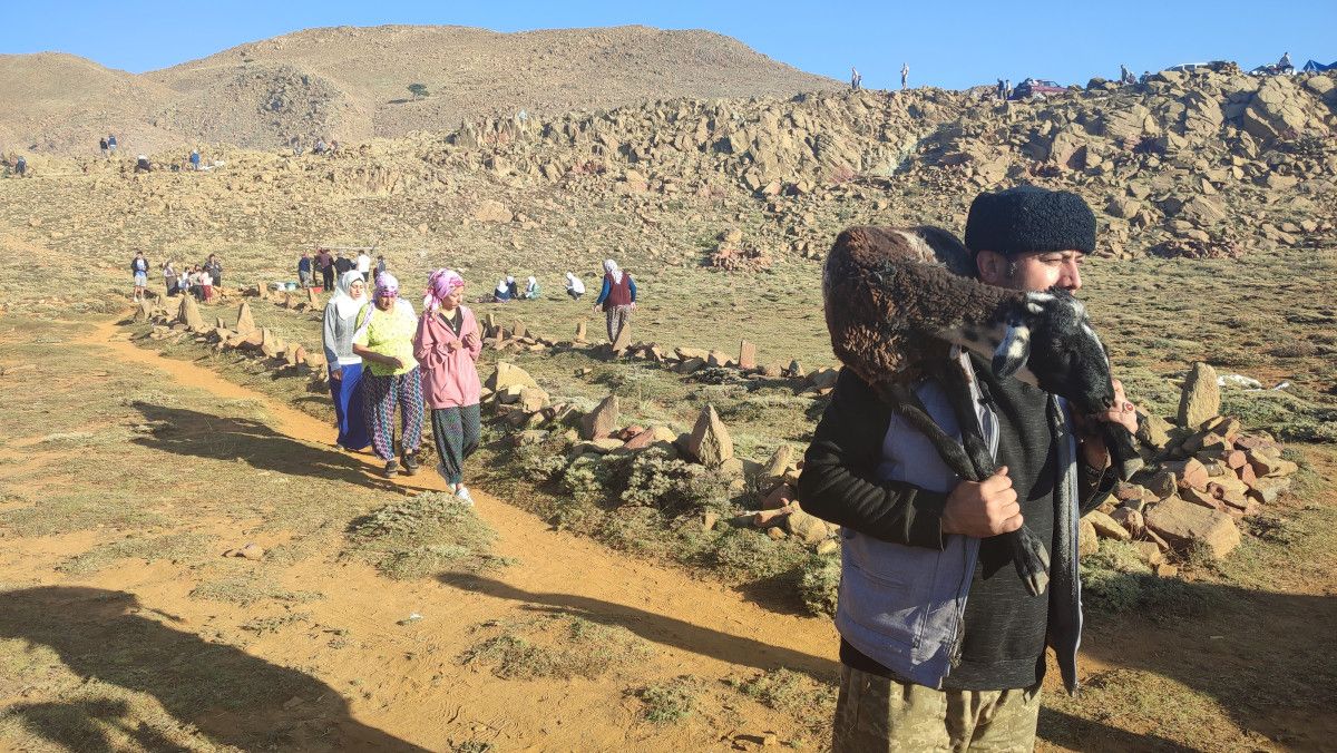 Sandıras Dağı Zirvesinde Kartal Gölü ve Eren Günü Gelenekleri Yeniden Yaşatıldı