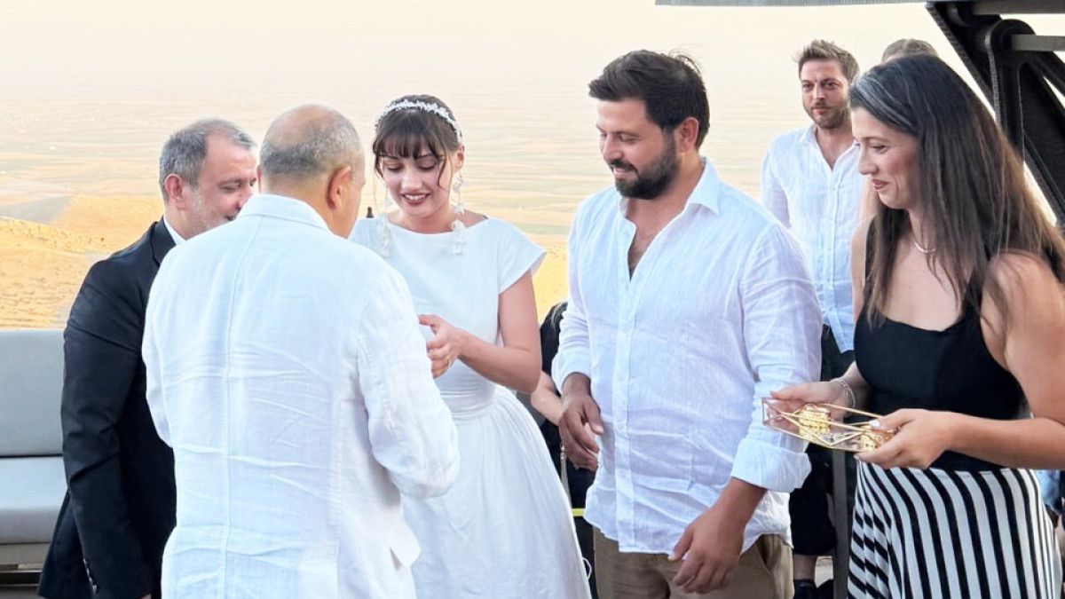 Sevda Erginci ve Efe Saydut: Nişan Töreninin Mutlu Anları