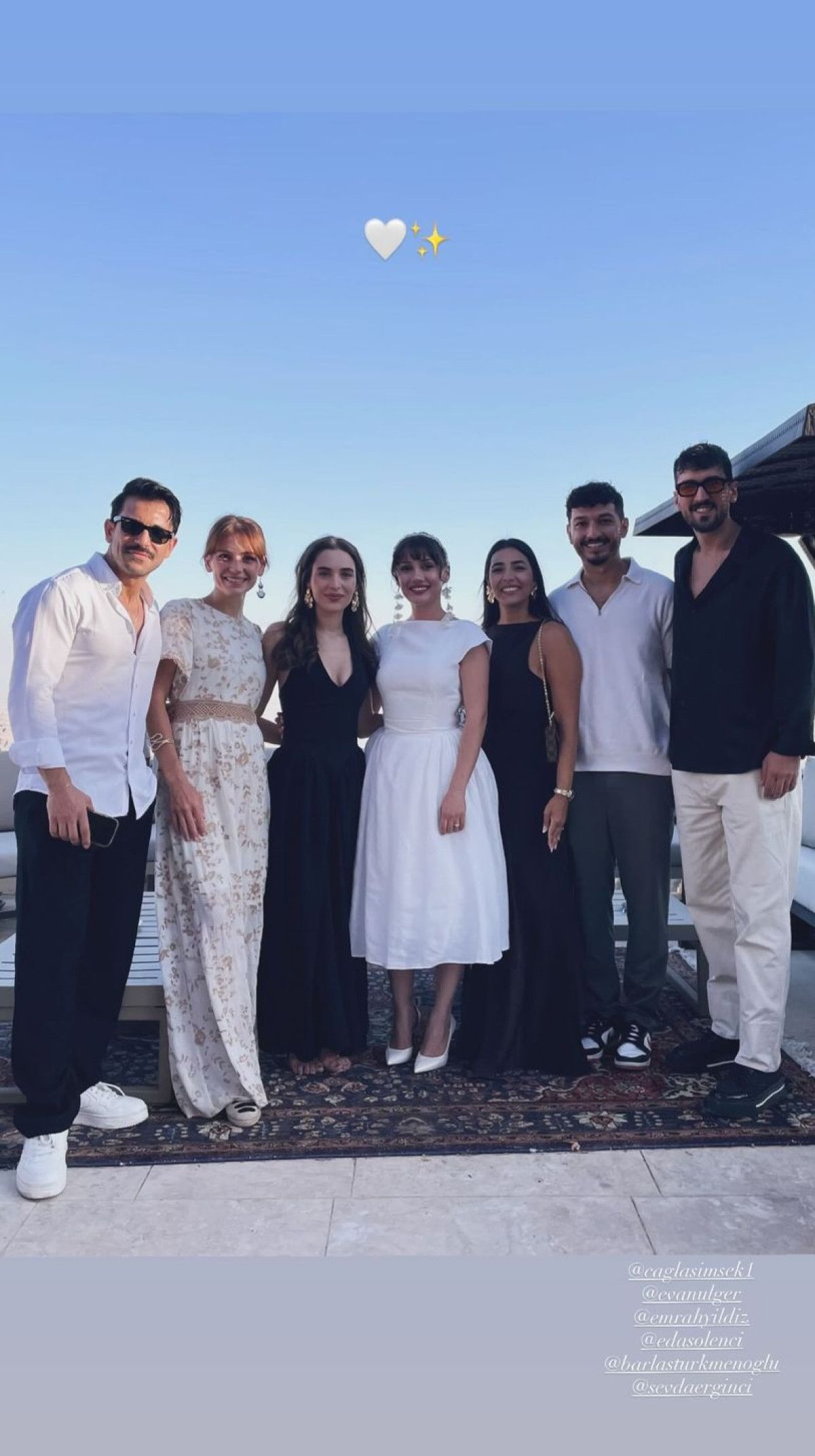 Sevda Erginci ve Efe Saydut: Nişan Töreninin Mutlu Anları