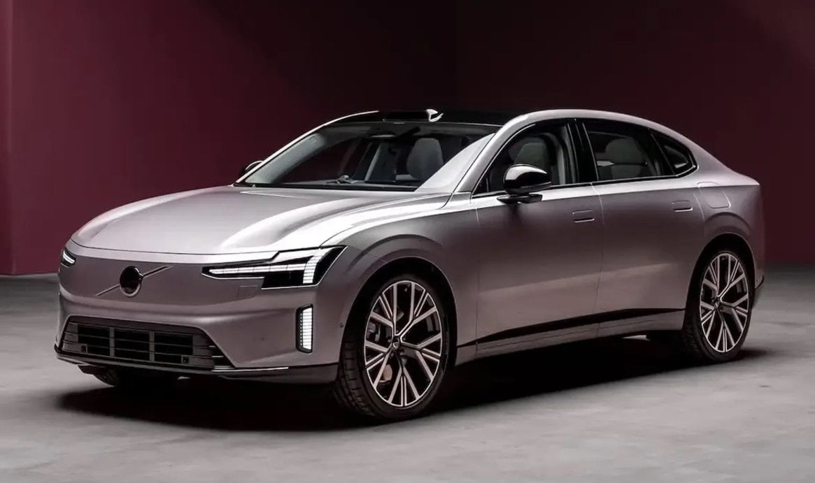 Volvo ES90: Yeni Elektrikli Amiral Gemisi Üretimde ve Avrupa’ya Hazır