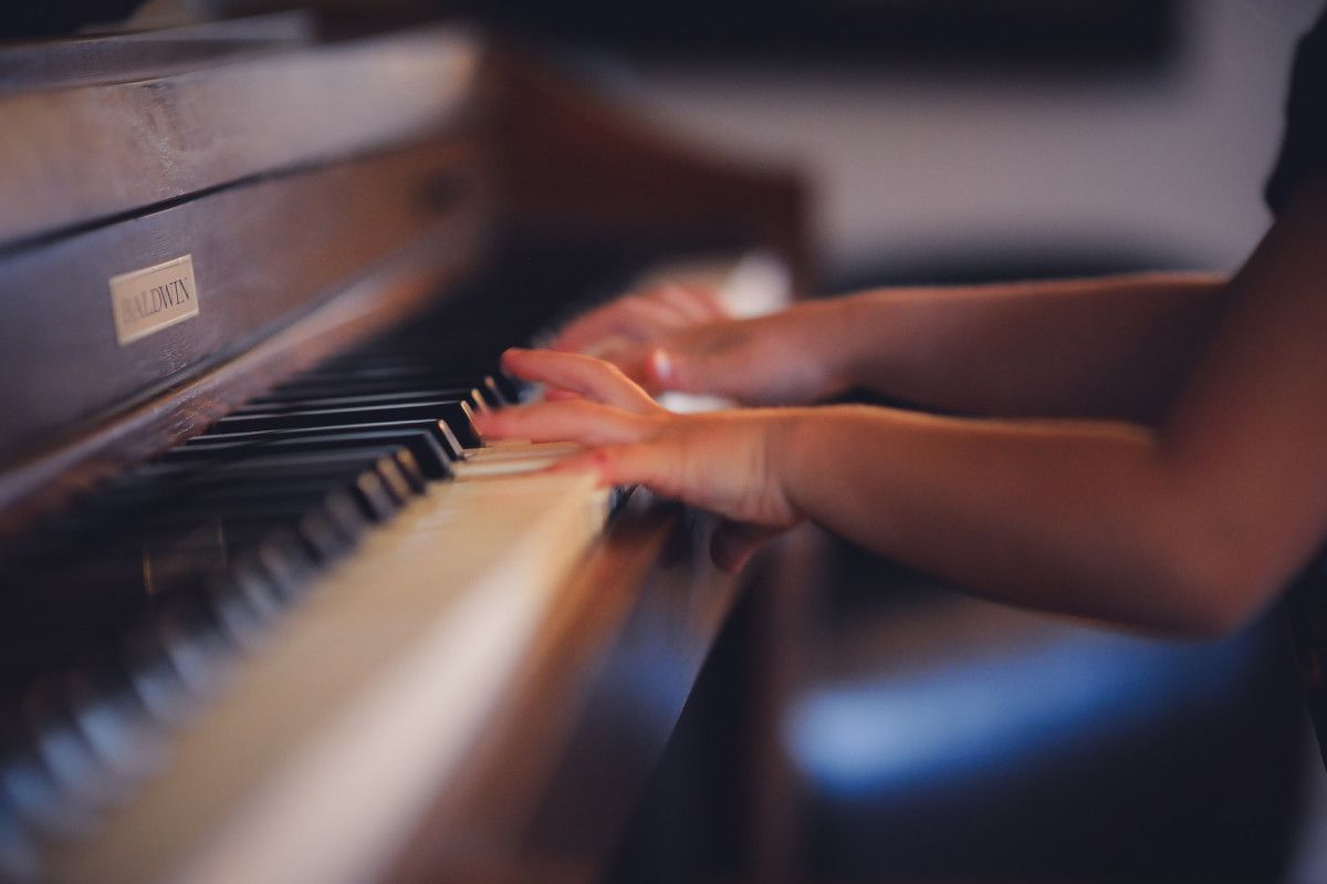 Yaşlı Müzisyenlerin Beyin Faaliyetlerinde Düşük Çaba ile Odaklanma Yeteneği: Müzik Eğitiminin Bilişsel Rezervi Üzerindeki Etkisi
